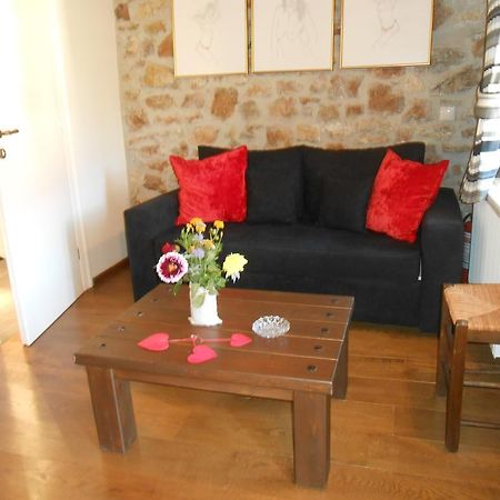 Oihalia Guesthouse Fidhakia ภายนอก รูปภาพ