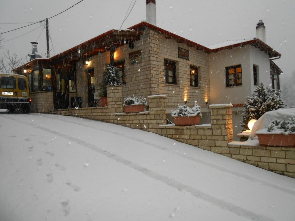 Oihalia Guesthouse Fidhakia ภายนอก รูปภาพ