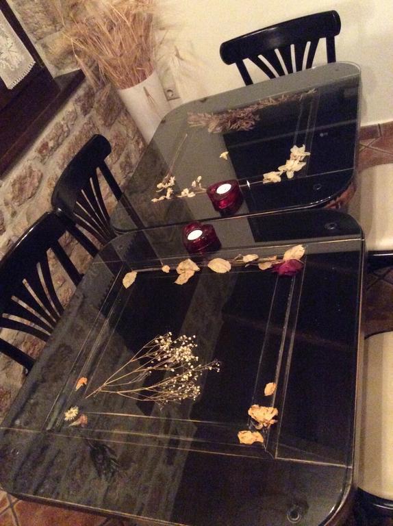 Oihalia Guesthouse Fidhakia ภายนอก รูปภาพ