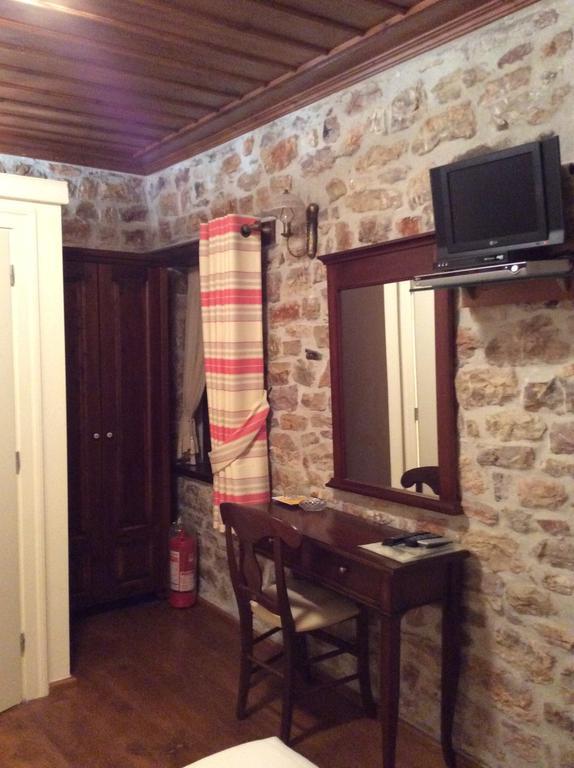 Oihalia Guesthouse Fidhakia ภายนอก รูปภาพ