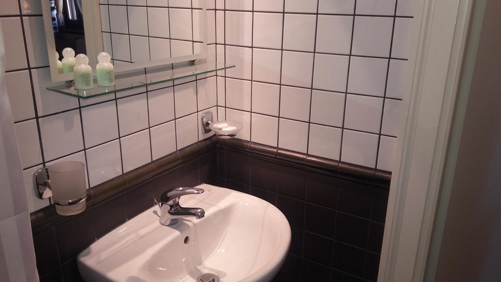 Oihalia Guesthouse Fidhakia ภายนอก รูปภาพ