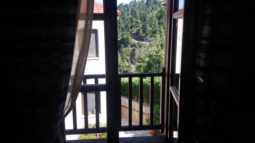 Oihalia Guesthouse Fidhakia ภายนอก รูปภาพ